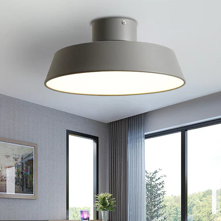 Okrągła lampa sufitowa z trójkolorowym oświetleniem LED