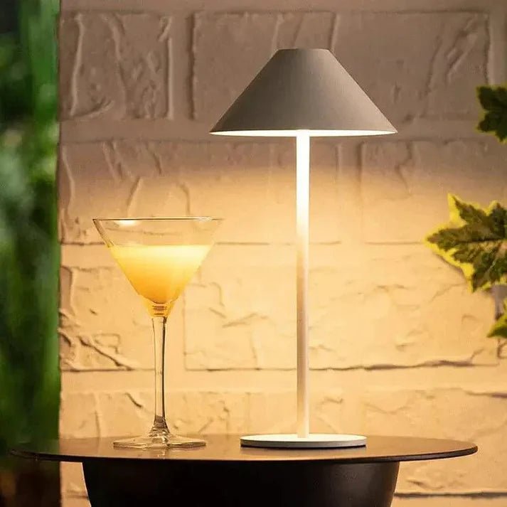 Lampa stołowa z dotykowym sterowaniem i regulacją jasności - Czerwony