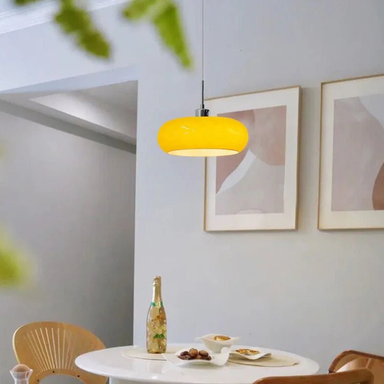 Lampa Sufitowa ze Szklanym Kloszem i Metalową Podstawą - Biały