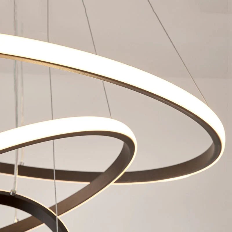 Lampa Wisząca LED z Okręgami – Model Nad Stół - Złoty