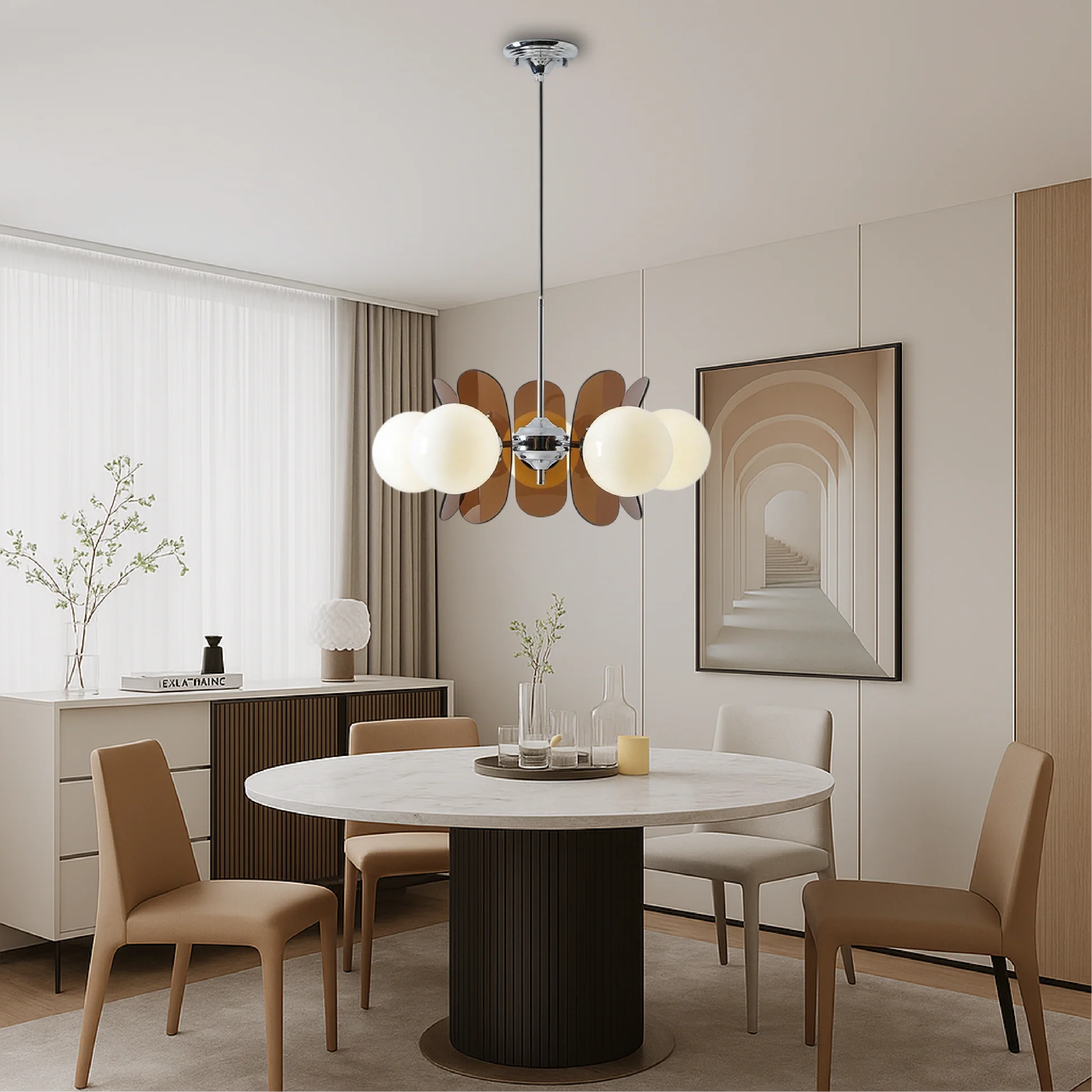 Lampa wisząca z kulami szklanymi i detalami akrylowymi