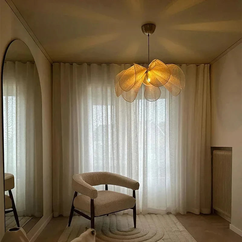 Lampa wisząca z tkaniny i metalu