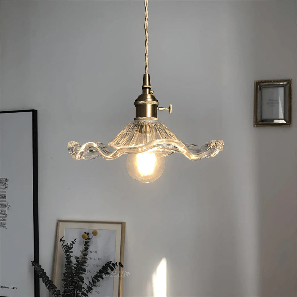 Szklana Lampa Wisząca z Kloszem w Kształcie Kwiatu