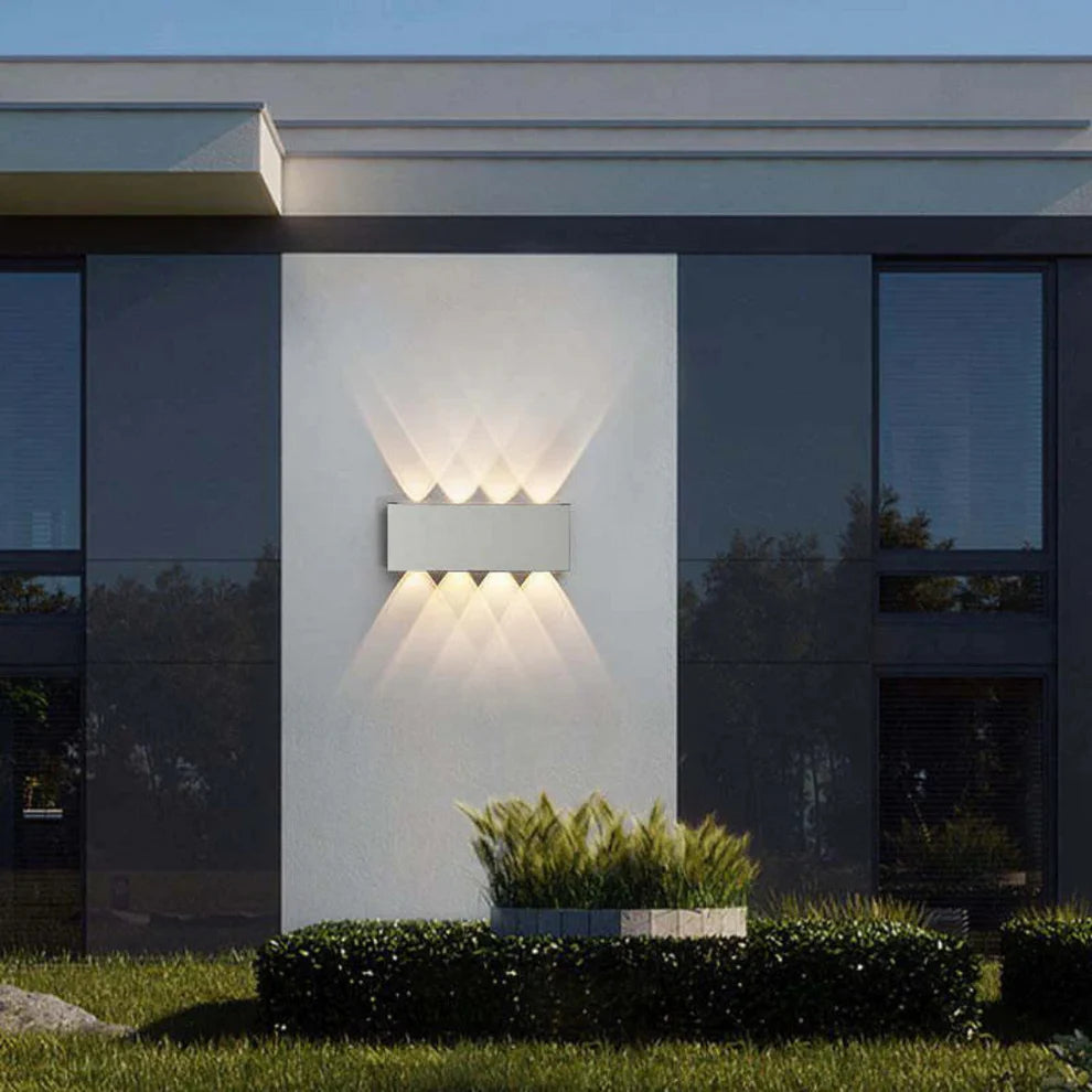 Nowoczesna lampa ścienna LED do wnętrz i na zewnątrz – odporna na wodę i stylowa