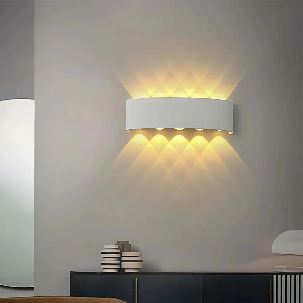 Nowoczesna lampa ścienna LED do wnętrz i na zewnątrz – odporna na wodę i stylowa