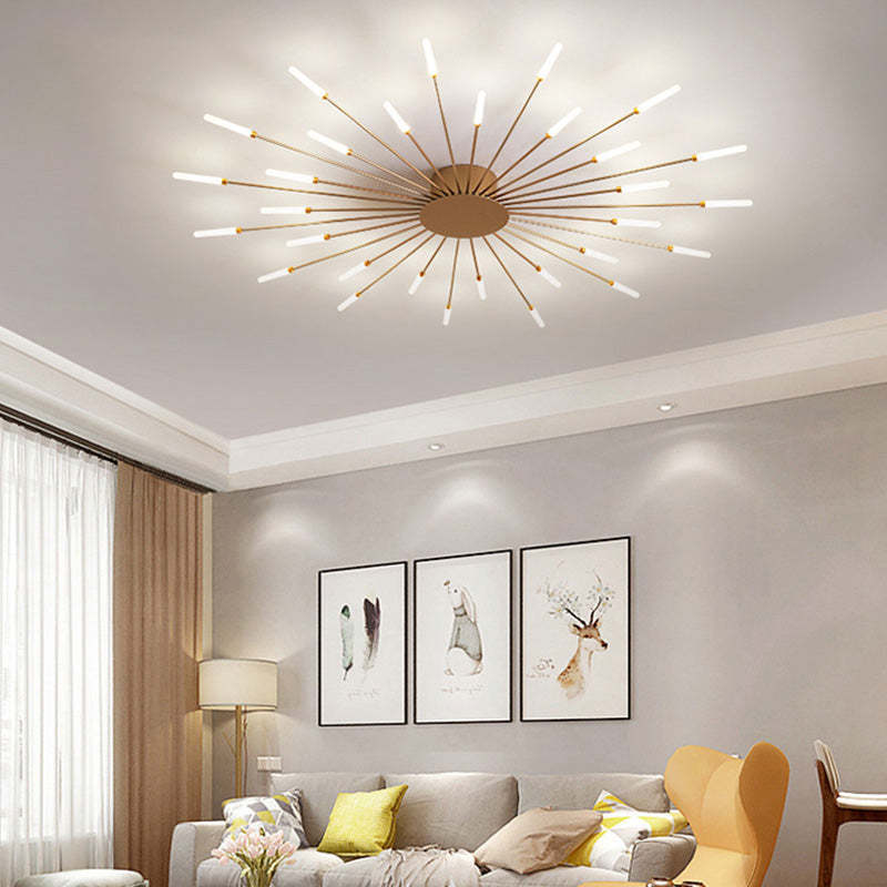 Duża lampa sufitowa o promiennym designie