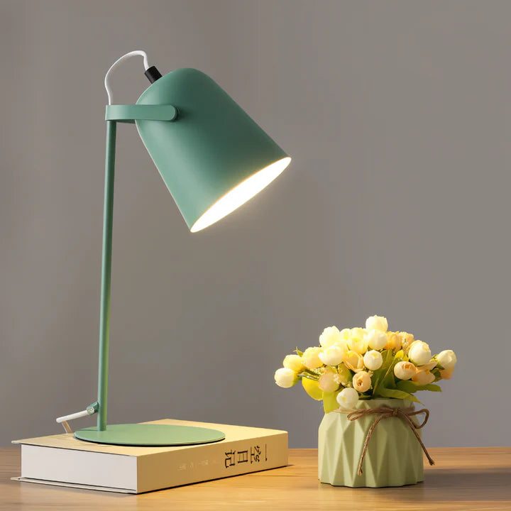 Lampa stołowa w stylu makaronowym