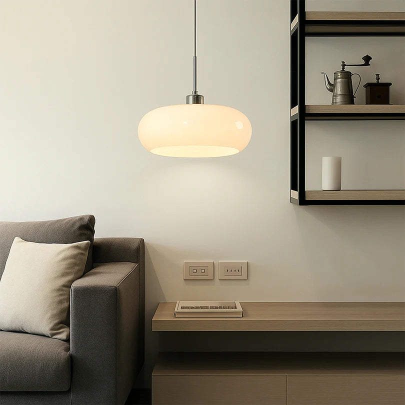Lampa Sufitowa ze Szklanym Kloszem i Metalową Podstawą