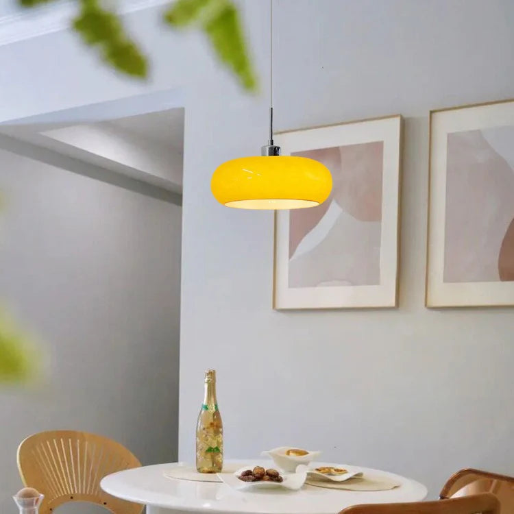Lampa Sufitowa ze Szklanym Kloszem i Metalową Podstawą