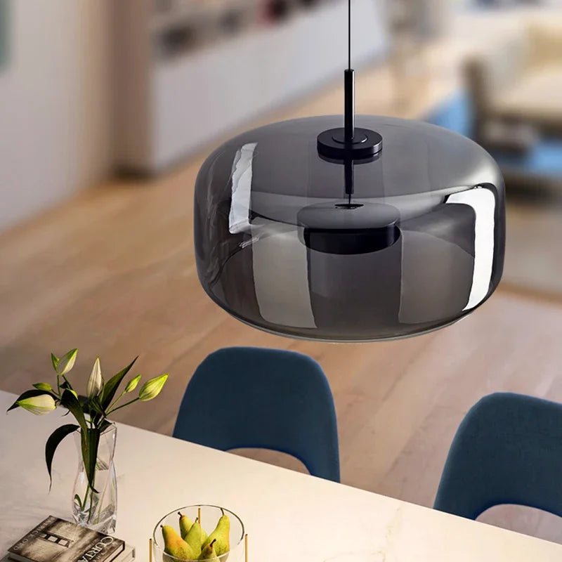 Szklana lampa sufitowa z okrągłym kloszem
