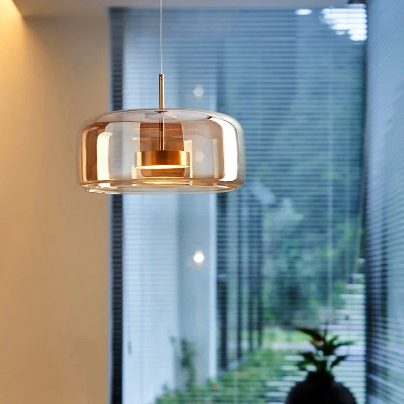 Szklana lampa sufitowa z okrągłym kloszem