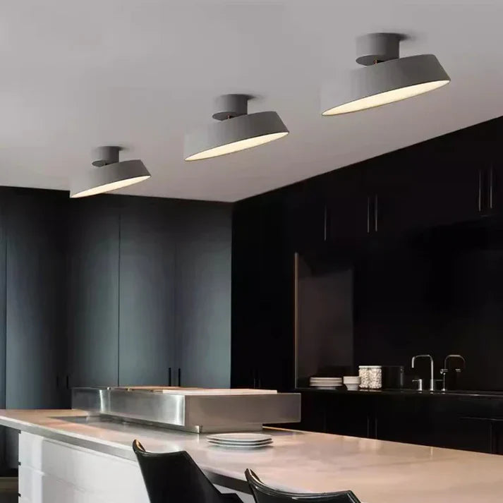 Okrągła lampa sufitowa z trójkolorowym oświetleniem LED