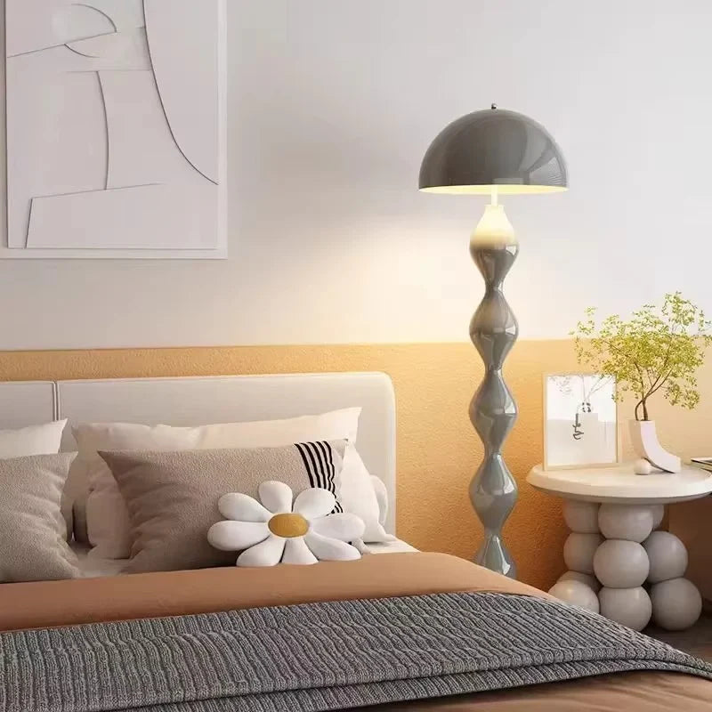 Lampa stojąca metalowa z 3 punktami LED