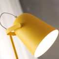 Lampa stołowa w stylu makaronowym