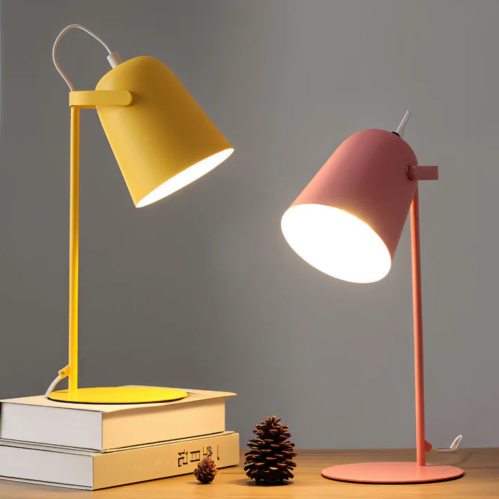 Lampa stołowa w stylu makaronowym