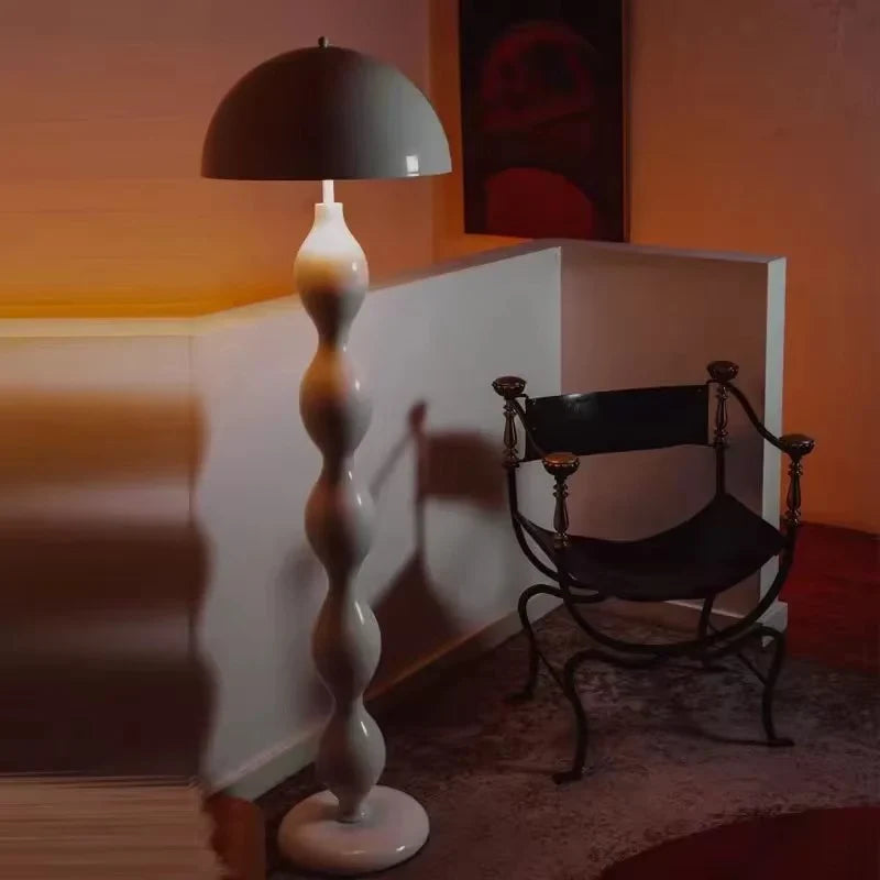 Lampa stojąca metalowa z 3 punktami LED