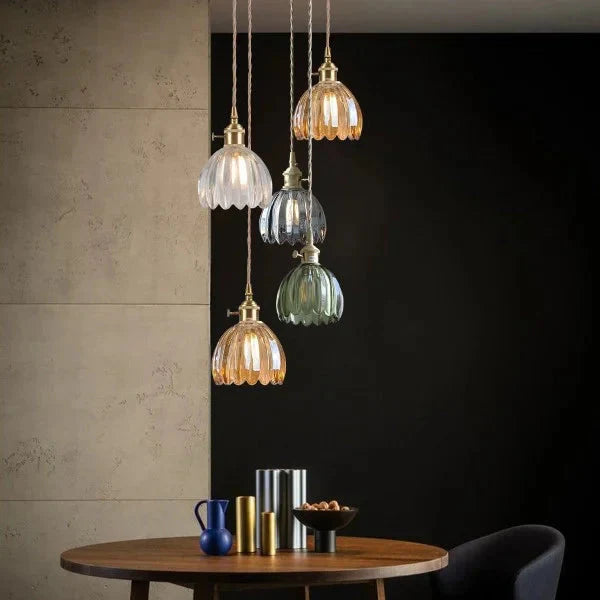 Lampa wisząca szklana w kształcie kwiatu