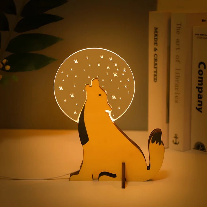 Drewniana lampka nocna ze zwierzęcym motywem - D
