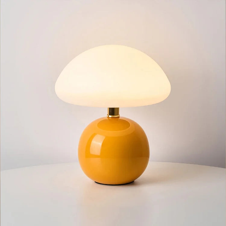 Lampa stołowa z ceramiczną podstawą i okrągłym kloszem