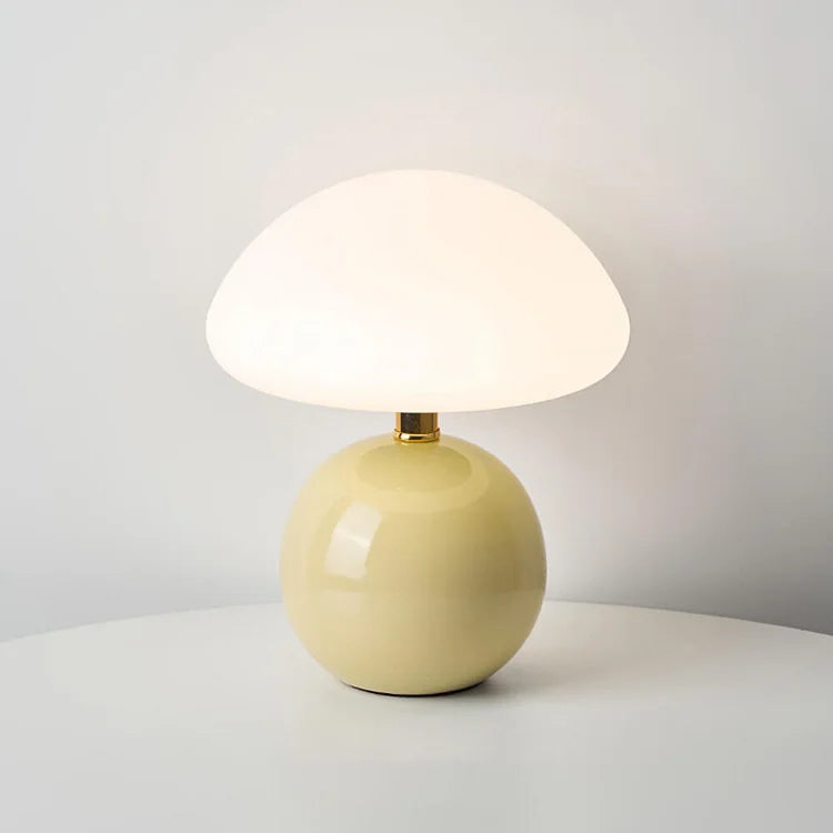 Lampa stołowa z ceramiczną podstawą i okrągłym kloszem
