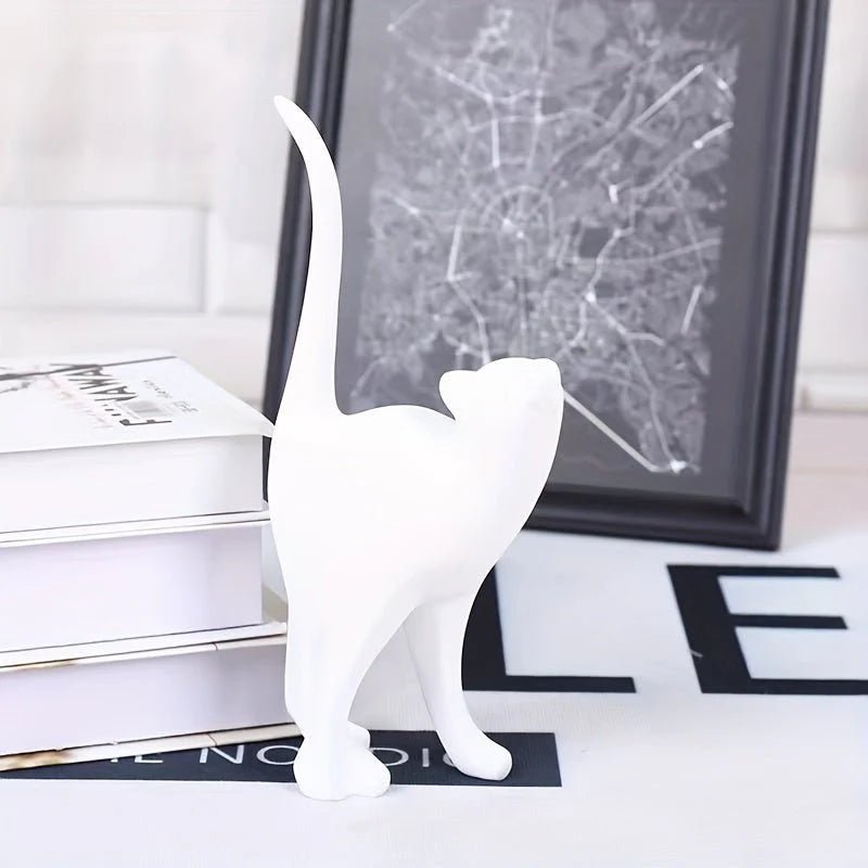 Figurka Kota w Stylu Minimalistycznym - Biały Ogon