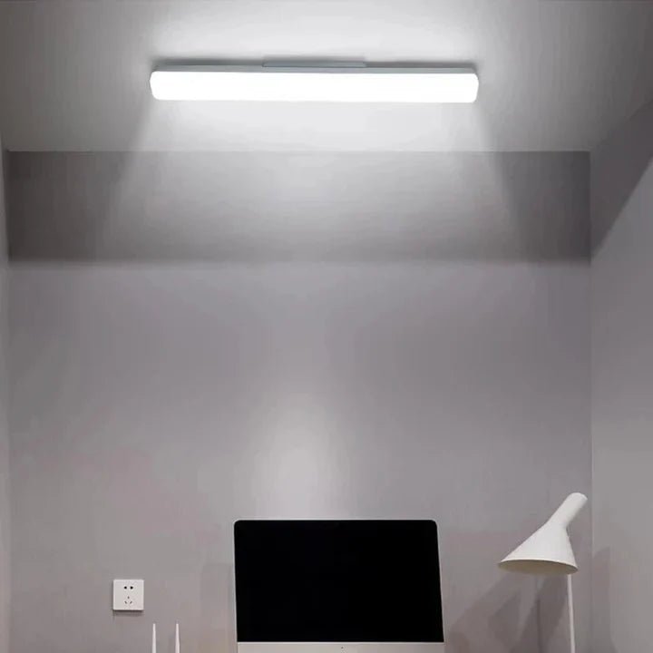 Lampa nad lustro o nowoczesnym montażu ściennym - Zimna biel
