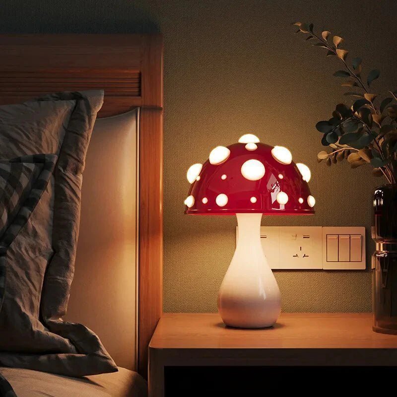 Lampa stołowa w stylu retro z abażurem w kropki - Mała: 20x15 cm