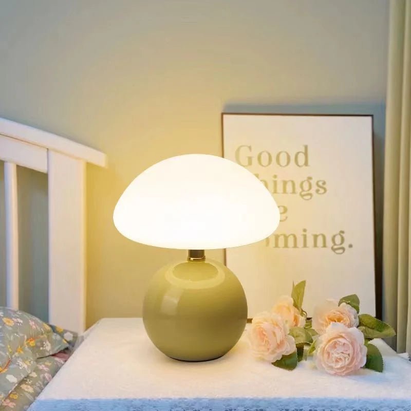 Lampa stołowa z ceramiczną podstawą i okrągłym kloszem - Bordowy
