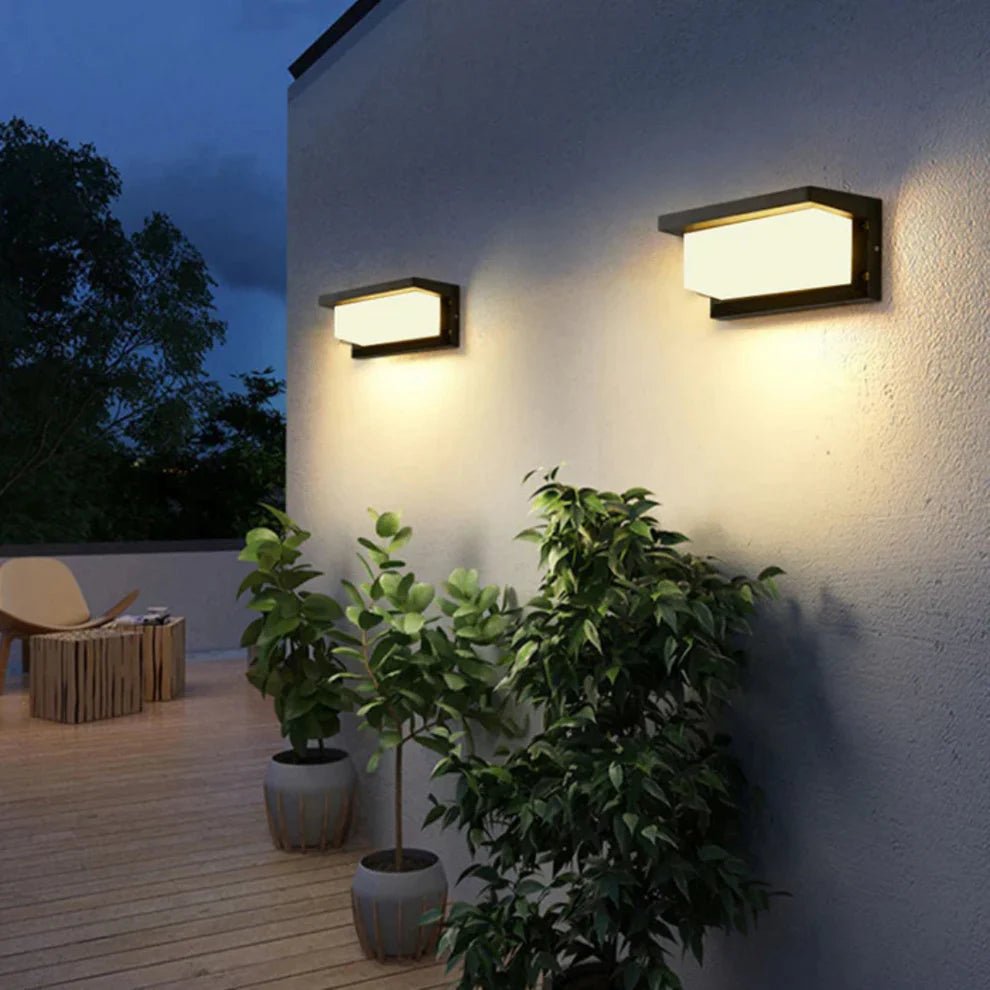 Lampa zewnętrzna z czujnikiem ruchu z aluminium - B