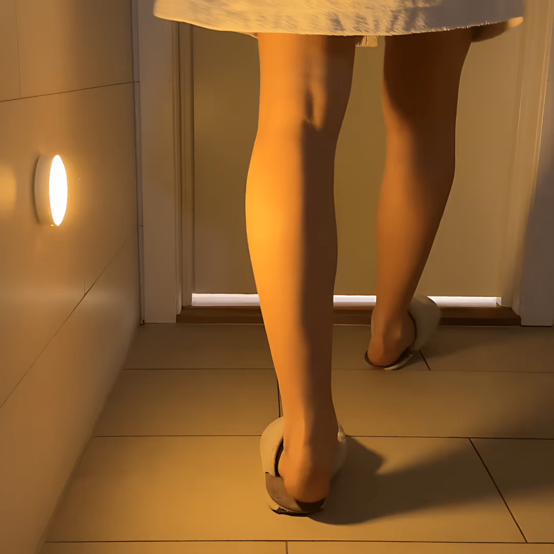 Lampka nocna z czujnikiem ruchu - 