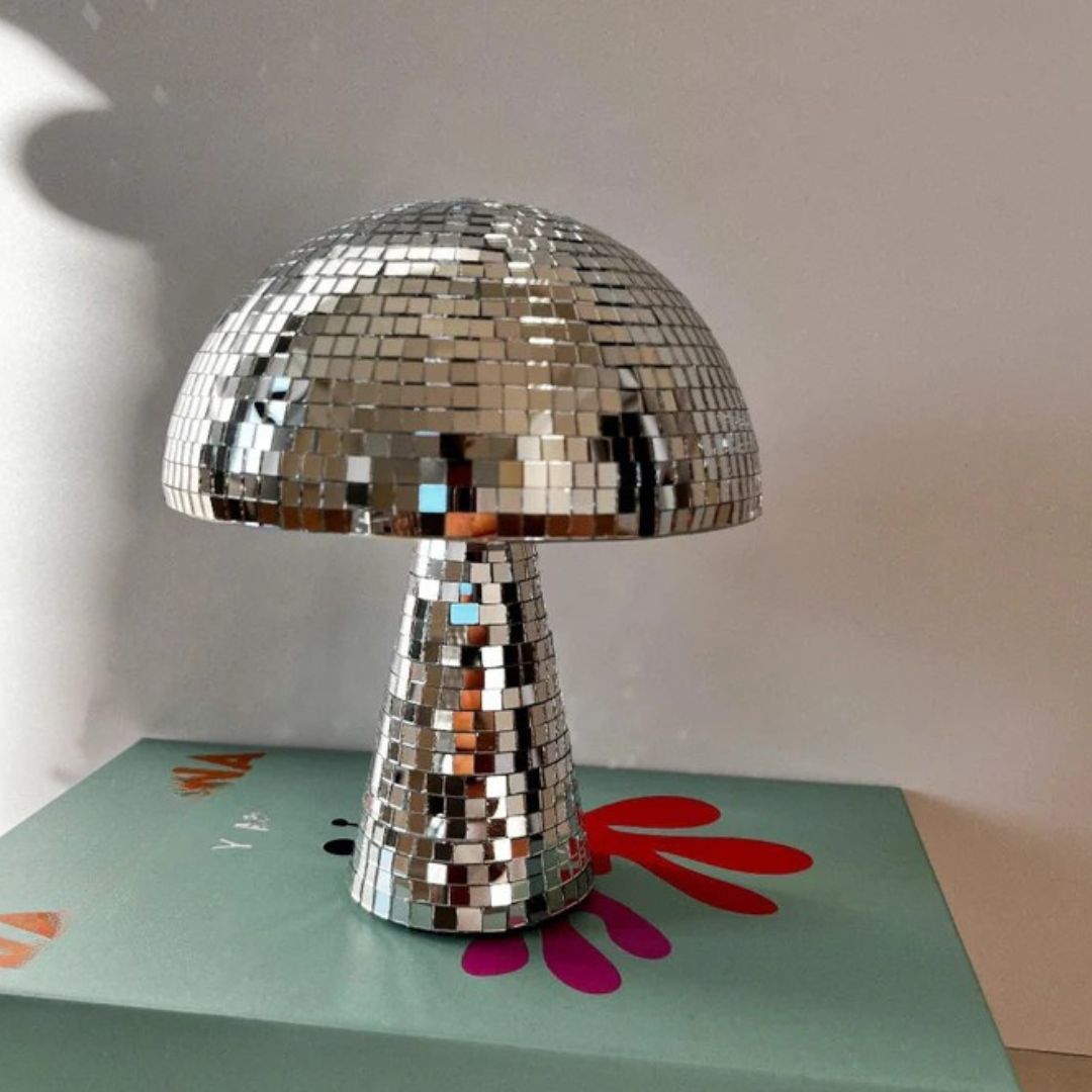Lampka stołowa w formie kuli dyskotekowej - 10cm x 13cm