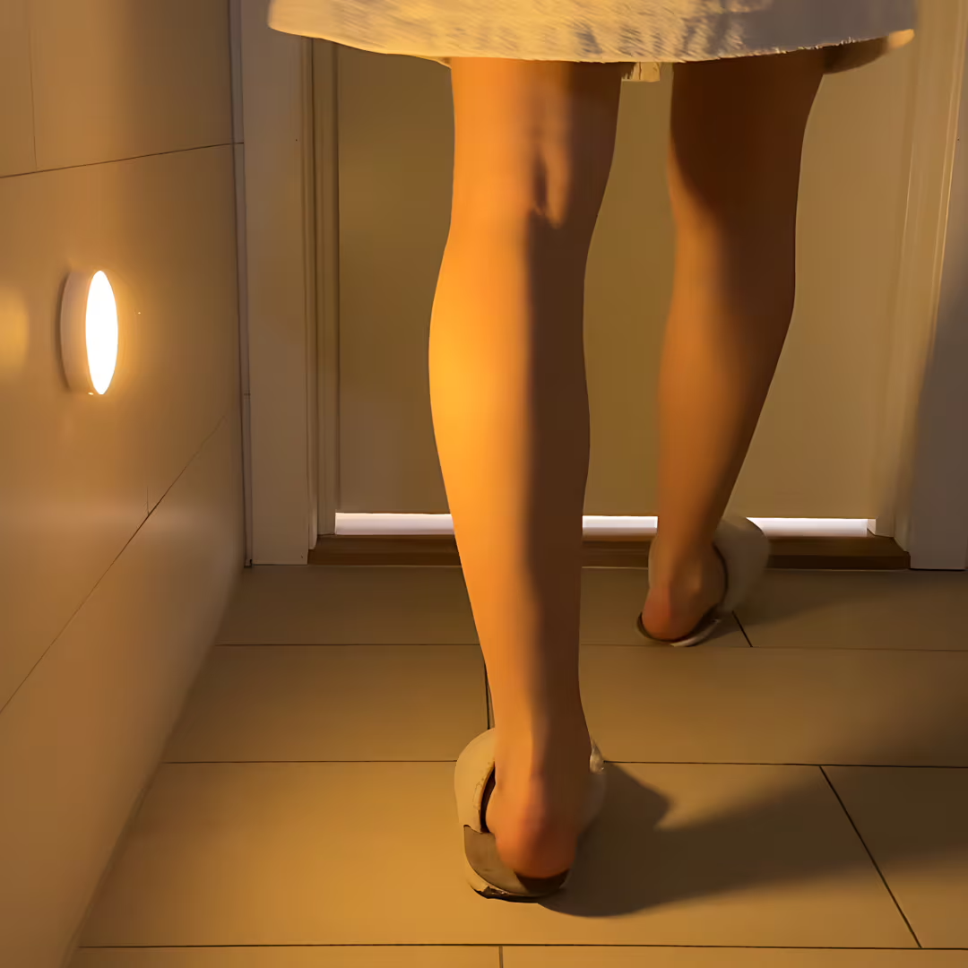 Lampka nocna z czujnikiem ruchu