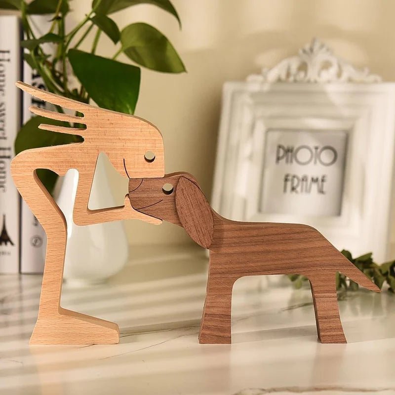 Symboliczna Drewniana Figura Człowieka i Psa - D